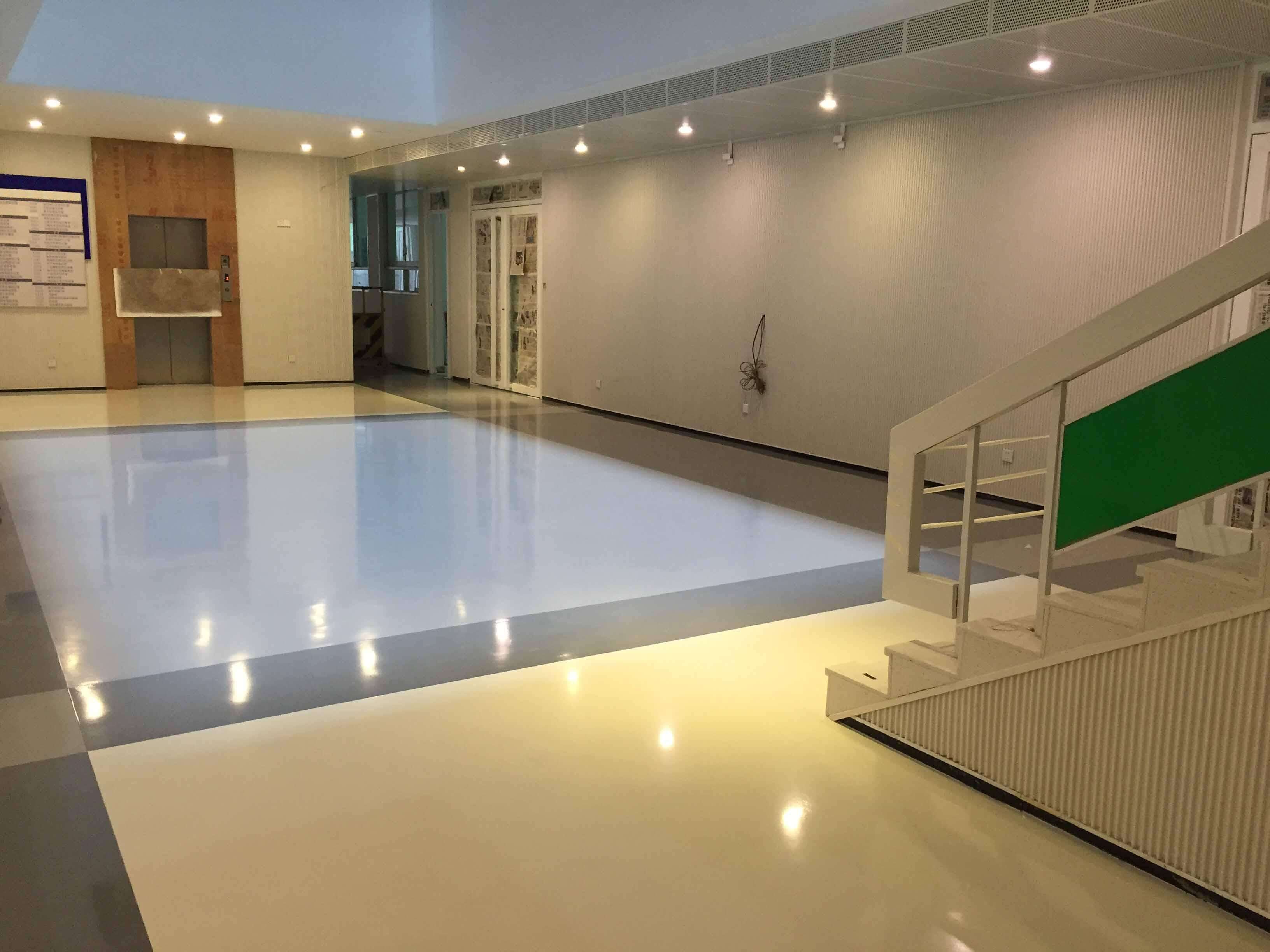 如何用環氧彩砂地坪漆打造時尚型購物中心地面系統？