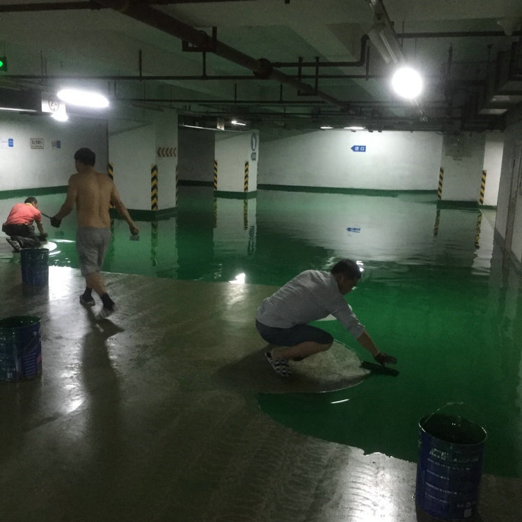 炎炎夏日，環氧地坪施工工人也“凌晨3點不回家”